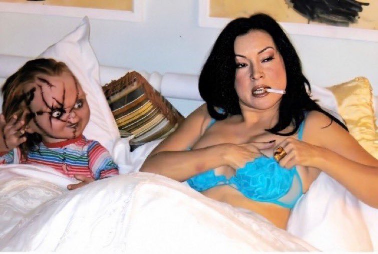 horrorsthetics's tweet photo. Jennifer Tilly on the set for Seed of Chucky (2004) https://t.co/wmpJLAeP9k