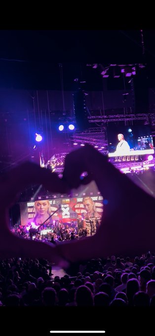 so proud of u @ElleBrookeUK https://t.co/PYXWyB5tVn<a class="tags" href="/tag/ellebrookeuk">@ellebrookeuk</a>