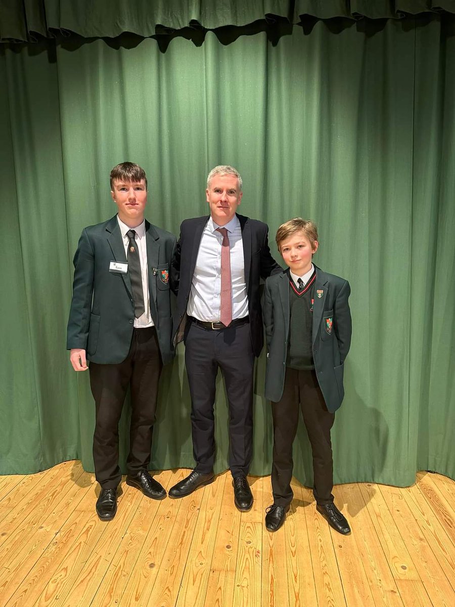 stjosephsnewry's tweet photo. What a day! Thank you to all our prospective P6 and P7 pupils who, in horrible weather conditions, travelled to St Joseph's in such numbers. A massive thank you to our pupils and staff who gave up their Saturday morning to create a warm atmosphere for our visitors. Vir Justus♥️💚 https://t.co/Xkkf2RdxmD