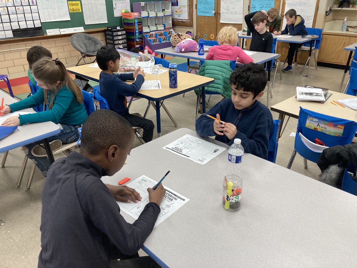 mmecoxtweets's tweet photo. VCE Cardinals practicing January’s virtue, diligence while working in pairs to describe elements of a historical fiction. text. @AmyMalinowski2 @JennyRohrbaugh @BCPS_ELA #BCPSmyview https://t.co/JikwXx1nZ7