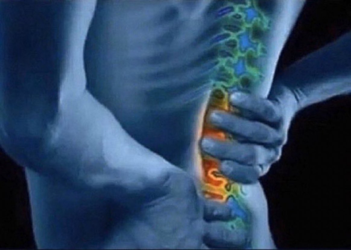 Creat1ve's tweet photo. What R&B singer’s back is like this and what song did they carry?! https://t.co/vgp7xDVCfJ