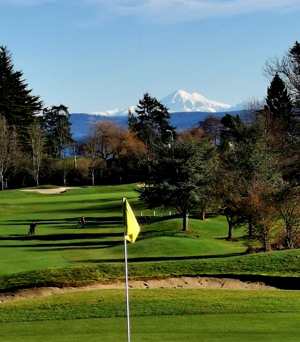 Beautiful day on the course @CordovaBay #mtbaker #januarygolf