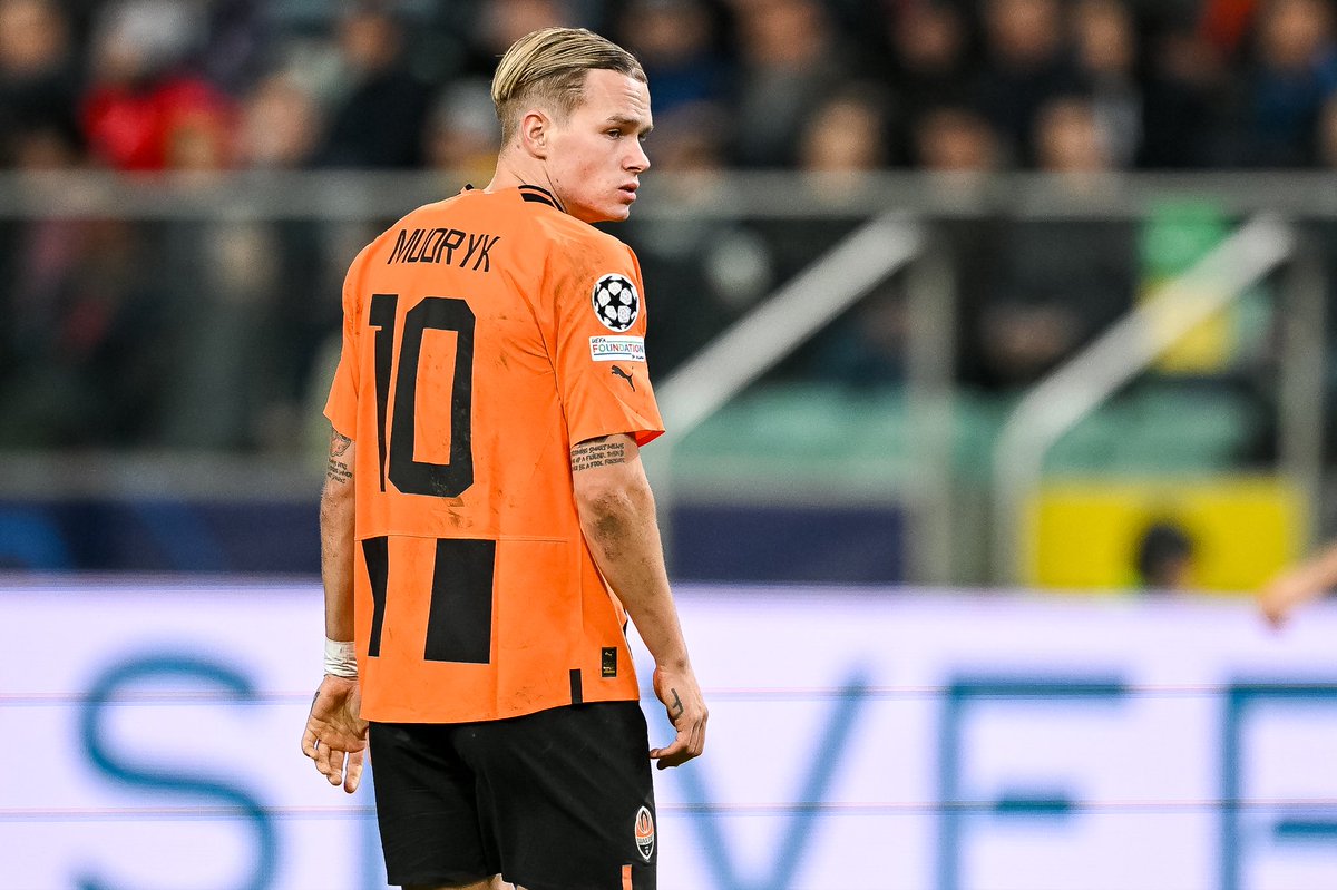 KabarChelIndo's tweet photo. #Chelsea berhasil membajak Mykhailo Mudryk dari Arsenal dengan mahar €100 juta. Shakhtar Donetsk dan Chelsea melalui akun sosial media mereka sama-sama langsung mengunggah mengenai kesepakatan transfer winger berusia 21 tersebut.

📄 Fabrizio Romano &amp; David Ornstein https://t.co/158lMC0OEz