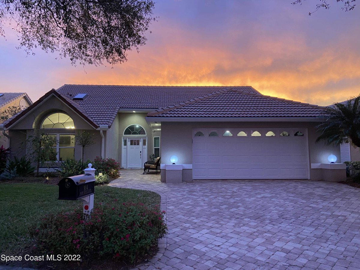 REMAXEliteFL's tweet photo. 914 Palm Brook Drive, Melbourne, FL 32940 just hit the market!

Take a look at this awesome space:
☎️ RE/MAX Elite 3217525858

  https://t.co/zG7Bd47lfo
#miraclehome #weMOVEbrevard https://t.co/dmbqJa6bAL