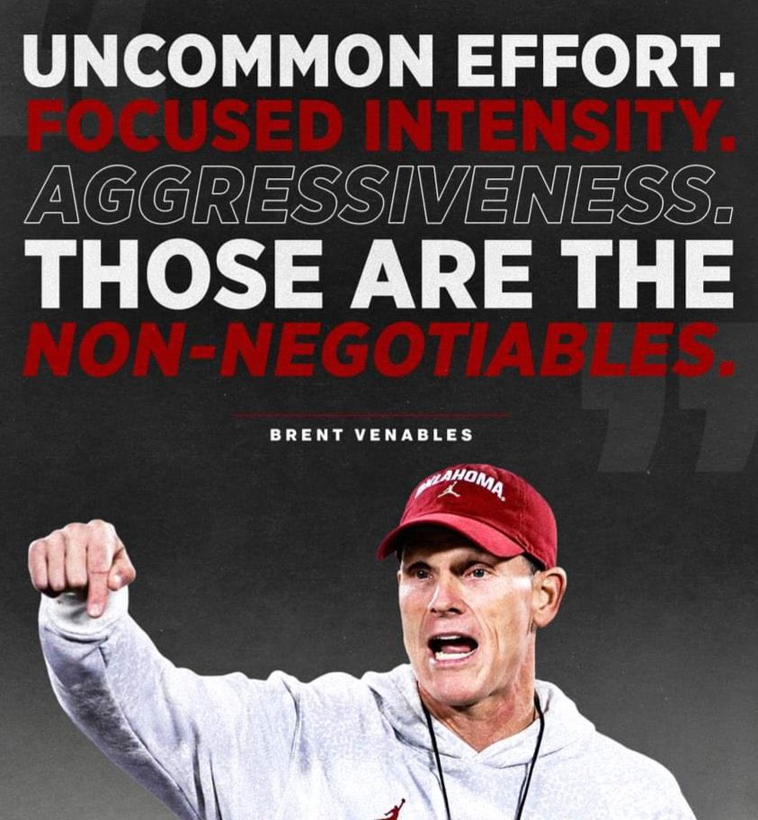 shbairtulsa's tweet photo. @mikehawkinsj @Coach_Leb @CoachVenables YES!!! What a fun day to be there too…lots of the ‘23 early enrollees moving in!!! Sooner fans are REALLY hoping you’ll bring your INCREDIBLE QB talent to OU!! COMMIT &amp; you could be the one to kick off the #24K class!!! Enjoy your time in Norman!! #BOOMER #LegitOUDNA ❤️🏈🤍☝️🧬 https://t.co/mOSCfHctvm