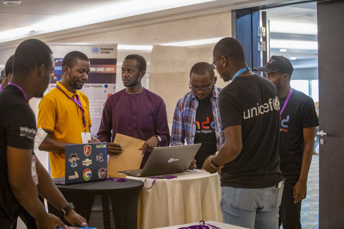 #LearnDigitalSkills

We share what we learn !
En 2022 le Niger a vécu de grands moments numérique, l'un de ces moments phares c'était le #NigerDigitalDay, en une journée 250 jeunes net ont acquis des compétences en #Digital, imaginez un <a href="/NigerDigitWeek/">Niger Digital Week</a> 👀 ? soyez prêt.e.s !