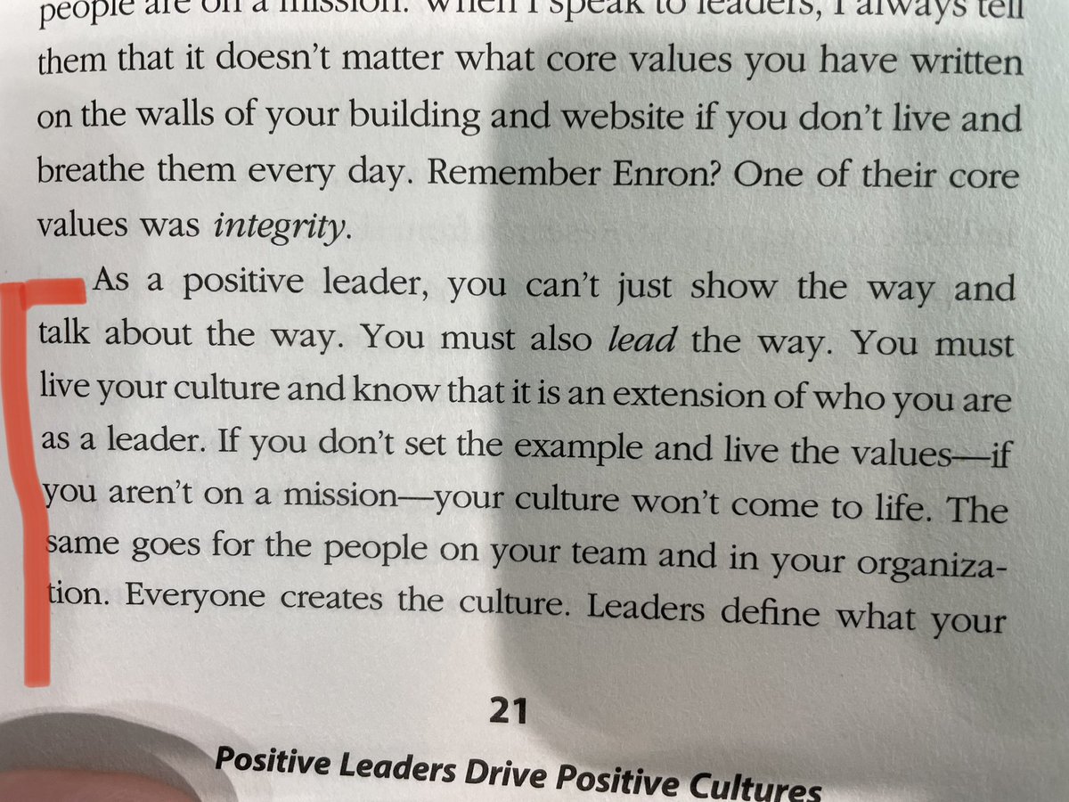 rustykmartin's tweet photo. @JonGordon11 dove in as a team to your book Power of Positive Leadership! Thanks for helping teach us that being positive doesn’t just make you better: it makes everyone around you better! @martinrealtydfw #martinrealtygroup #webeforeme #purpose @dsroskop https://t.co/FSylDsR53L