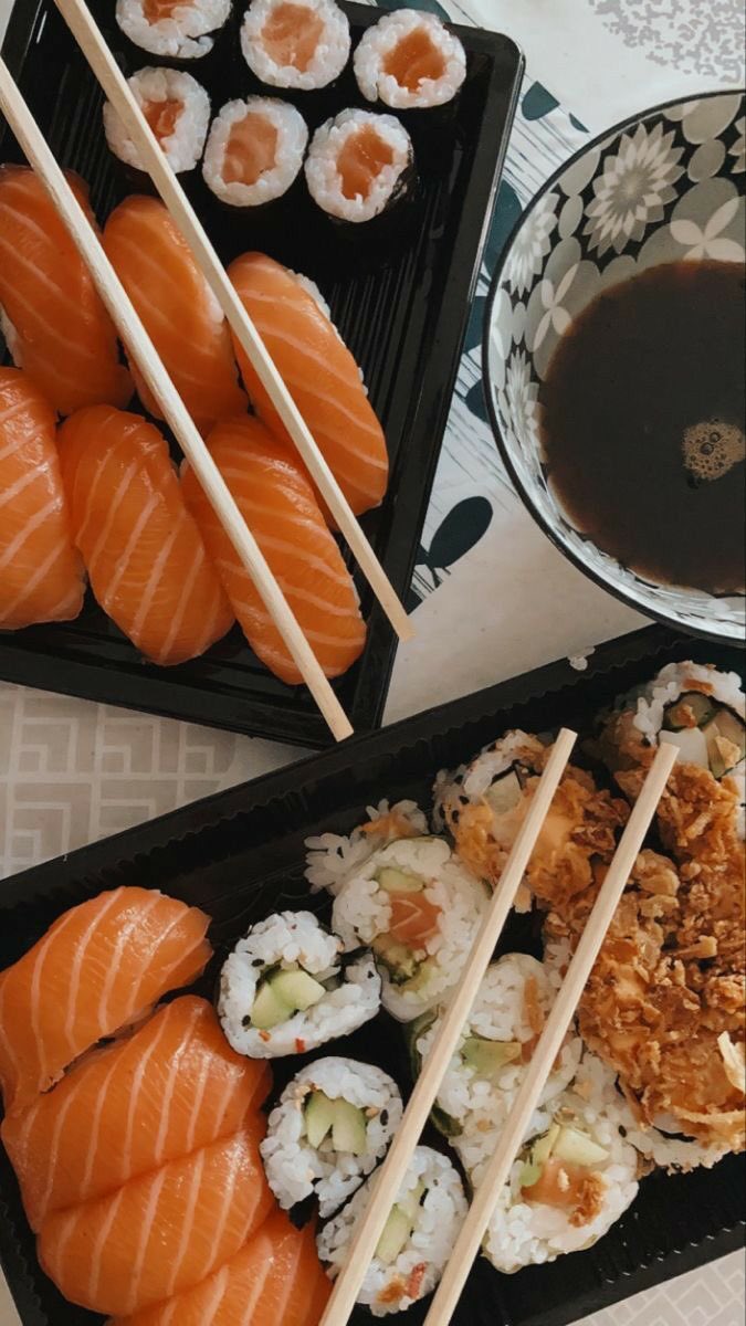 aaariieess's tweet photo. quines ganes de sushi https://t.co/eBq0zALaD8