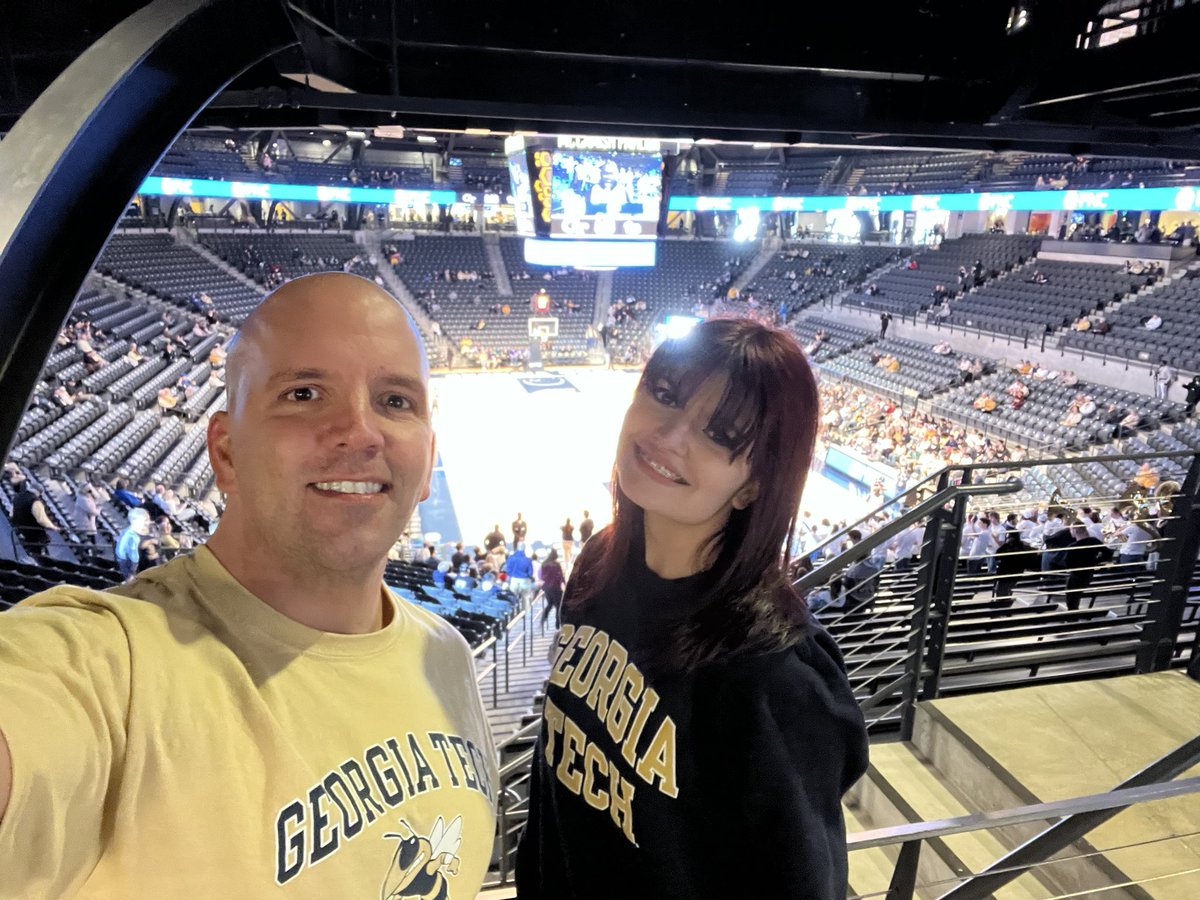 TheShadowsPod's tweet photo. Day two of Becton’s Atlanta Birthday weekend! First game at the Thrillerdome! #georgiatechbasketball #acc #togetherweswarm https://t.co/VYCxfCAsCp