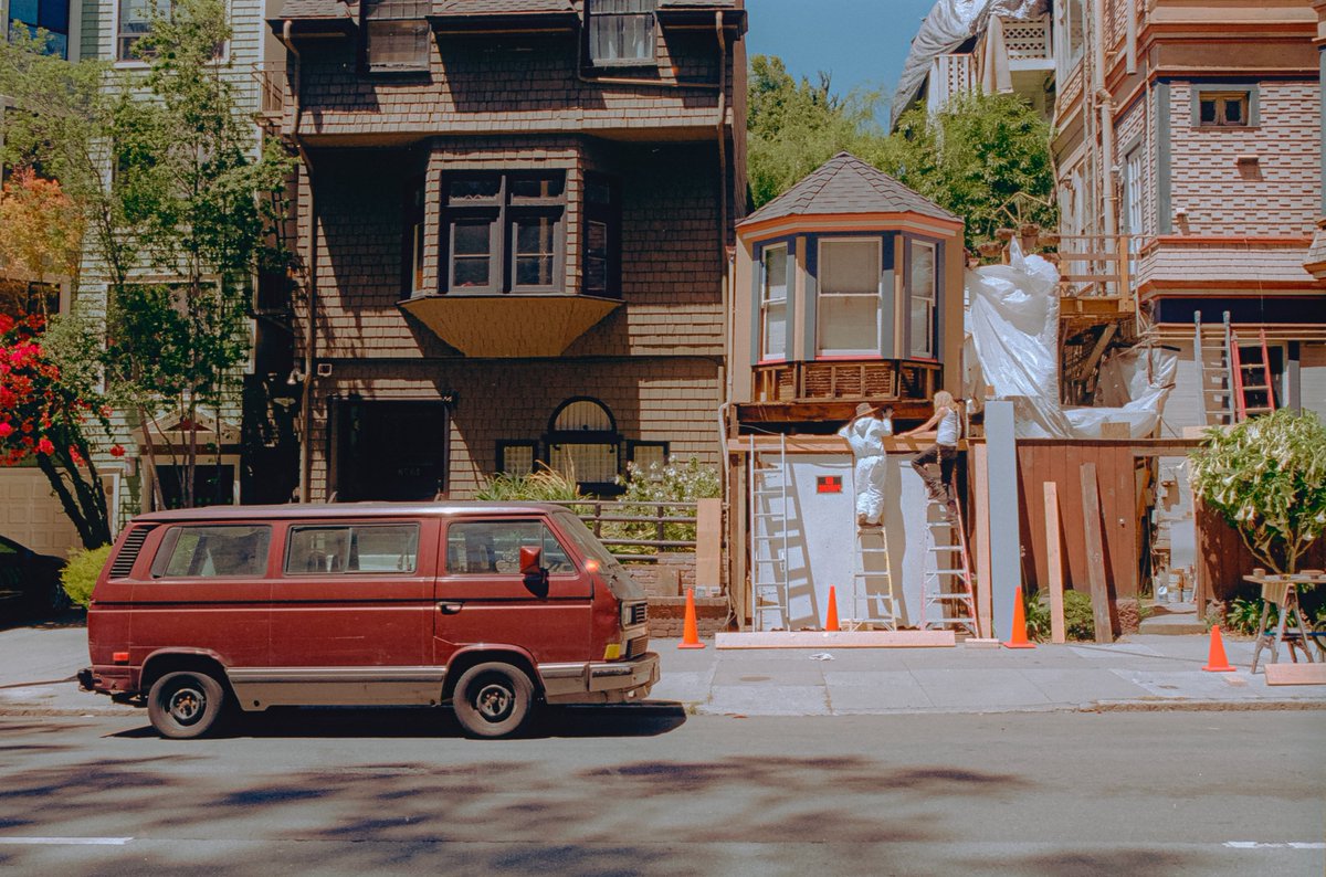 dvdfreeman's tweet photo. Cars of SF https://t.co/c3vphpIpTT