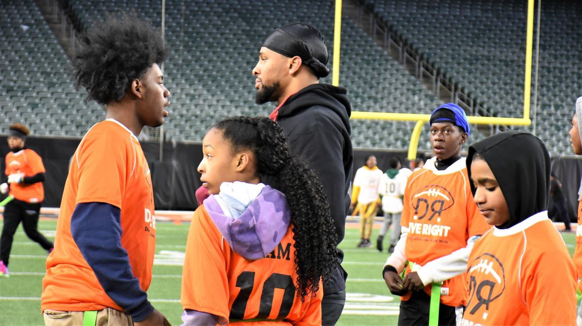Cincinnati Police Department (@cincypd) on Twitter photo 👀 We see you Coach Keandre 🏈
Your enthusiasm for life and positivity were infectious for the youth you helped coach during <a href="/diveright513/">Dive Right</a> this fall!
<a href="/_KeandreJones_/">Keandre Jones</a> <a href="/Bengals/">Cincinnati Bengals</a> 👀 We see you Coach Keandre 🏈
Your enthusiasm for life and positivity were infectious for the youth you helped coach during <a href="/diveright513/">Dive Right</a> this fall!
<a href="/_KeandreJones_/">Keandre Jones</a> <a href="/Bengals/">Cincinnati Bengals</a>