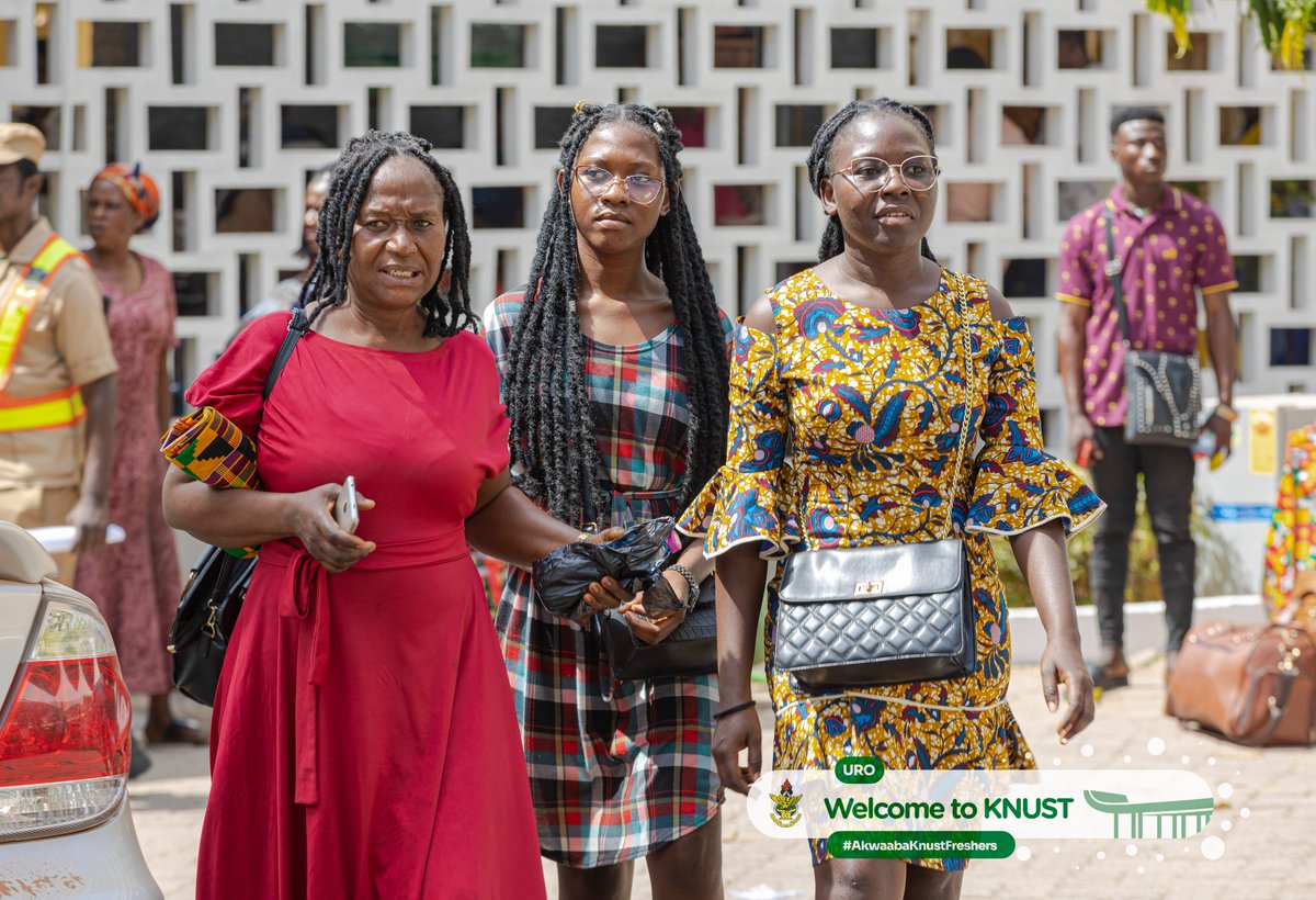 KNUSTGH's tweet photo. The joy of seeing your ward arrive at KNUST campus.
#AkwaabaKnustFreshers https://t.co/0nqjbPT1CS