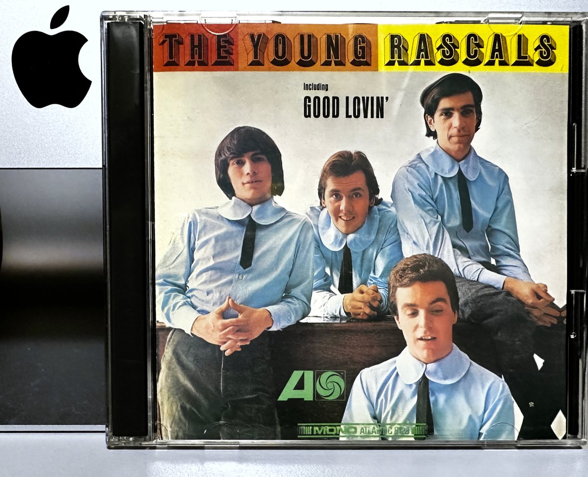 blueface0723's tweet photo. ■The Young Rascals『The Young Rascals』
山下達郎が企画・監修を行った『The Rascals Box ~Atlantic Years~』（1998年発売）の中から1966年発表の1stを選盤。「Do You Feel It」以外はすべてカバー曲で、The Olympicsのカバー「Good Lovin'」は全米1位を記録。Blue Eyed Soul代表格。
#寝しなの1枚 https://t.co/Rtb5CGNR8a