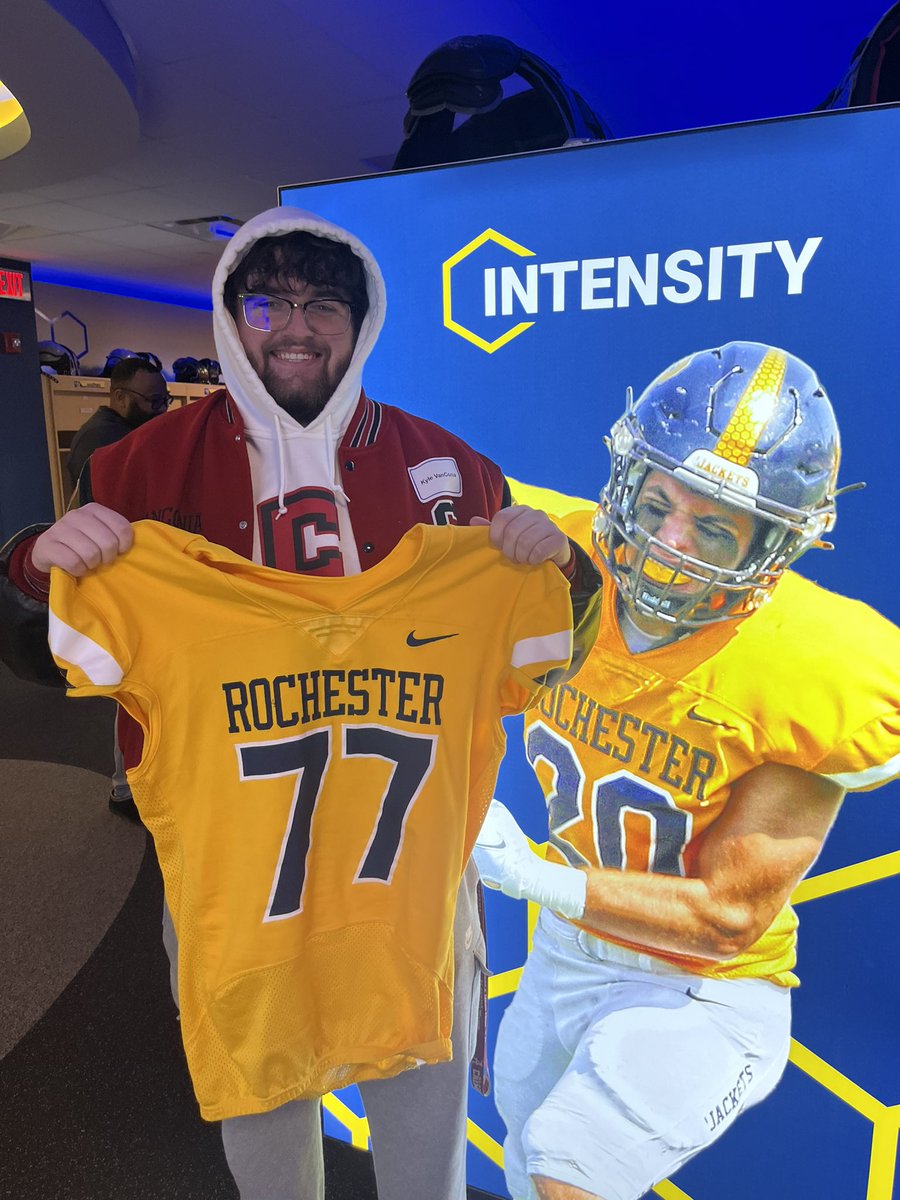 kyle_v77's tweet photo. After a great official overnight visit at the University of Rochester, I am blessed to say I have received another DIII offer! @IamcoacHHeav @ChadMartinovich https://t.co/vdP3wV9Cki