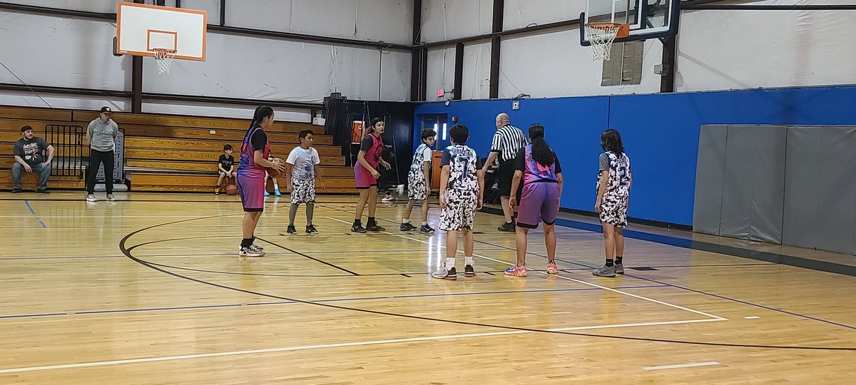 CoachBibles's tweet image. I love surprising and supporting LMS athletes at their AAU/league tournaments. #LegacyProud #trusttheprocess #PutInTheWork 🏀❤️ @_ECGBasketball @LMSKnights