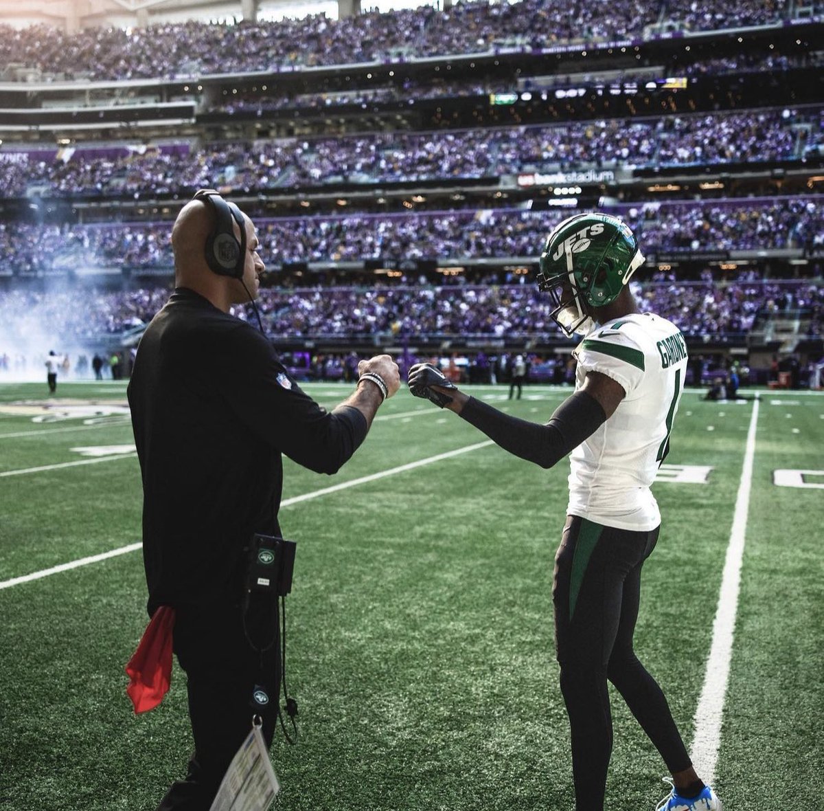 JetsPrime's tweet image. This photo of @iamSauceGardner and Robert Saleh is too 🔥🔥🔥