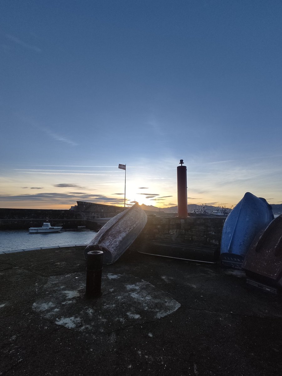 Ixil ixilik dago kaia barrenian...