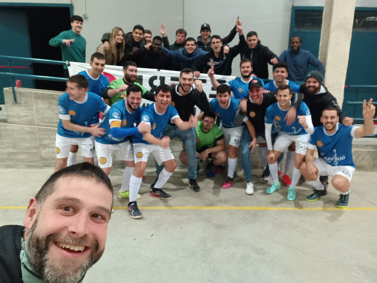 FSJoventMolletB's tweet photo. Sweeeeet Caarooline! 🍻🍻🍻

Nou partit al municipal de Mollet, nova victòria per 7 a 2 contra el Maçanet!

Continuem líders i imbatuts a casa, ara ja només toca celebrar-ho com es mereix! 💪🏼🔥 https://t.co/WEriKkfwvE