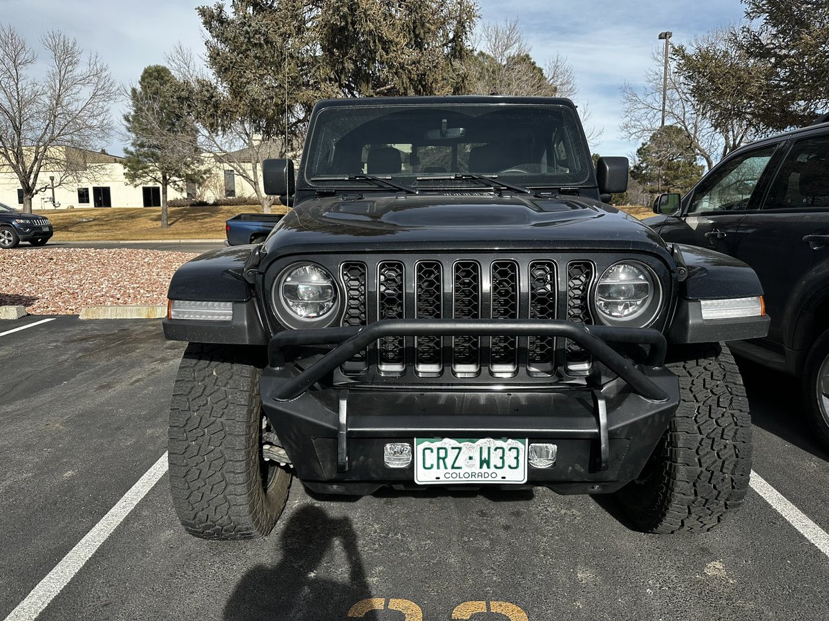 New bumper on the Black Dahlia #jeep #jeepjt #jeepher #jeepgang #jeepgirl