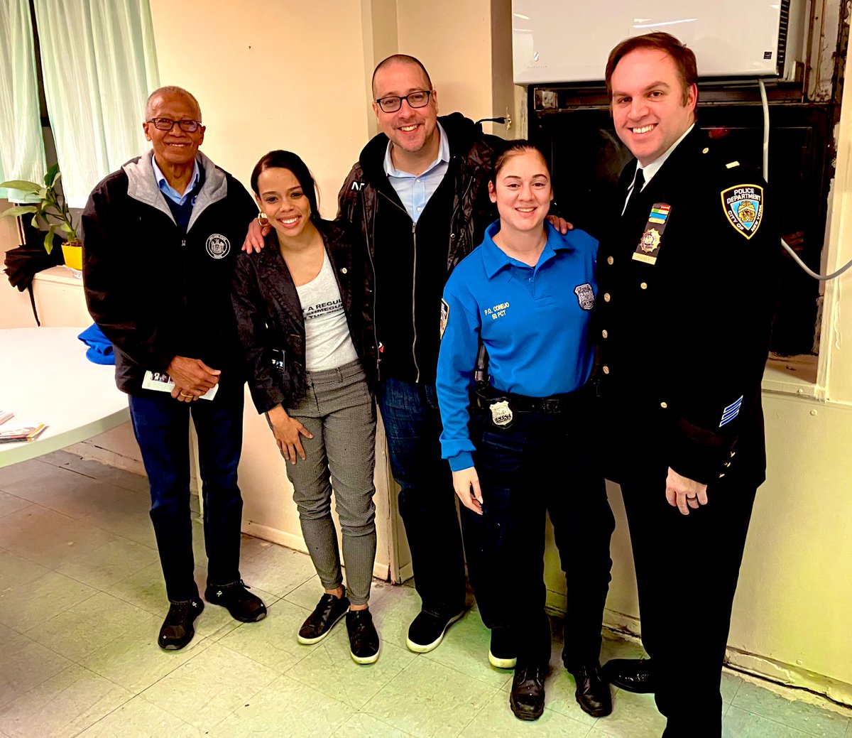 NYPD50Pct's tweet photo. We always love a great community turnout at our monthly Community Council Meetings. Special thanks to Senator Gustavo Rivera, Senator Robert Jackson and Council Member Pierina Sanchez for attending. @NYSenatorRivera  @SenatorRJackson @CMPiSanchez @NYPDPBBronx @NYPDCommAffairs https://t.co/JJezx1pCKh