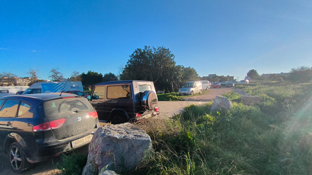 Elsapachecar2's tweet photo. @RafelRuiz @ibizaud @elelopez77 @carmenboned @AmadeoSalvo00 @PagesaPenya @mundocelest @CorsariosIbiza Mentrestant...fan malbé es pocs garrovers i camp que queda a Vila https://t.co/oCiUAnLU01