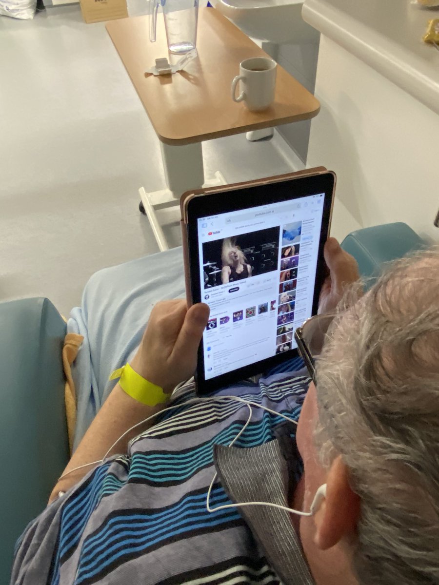 You can take the DJ out of the Radio Studio… but you’ll never take the music out of the DJ. 🎙️🎵 After a very tough few days… Nig getting a bit of <a href="/deesnider/">Dee Snider🇺🇸🎤</a> Medicine on the Ward #Radioforall #MusichelpsHeal