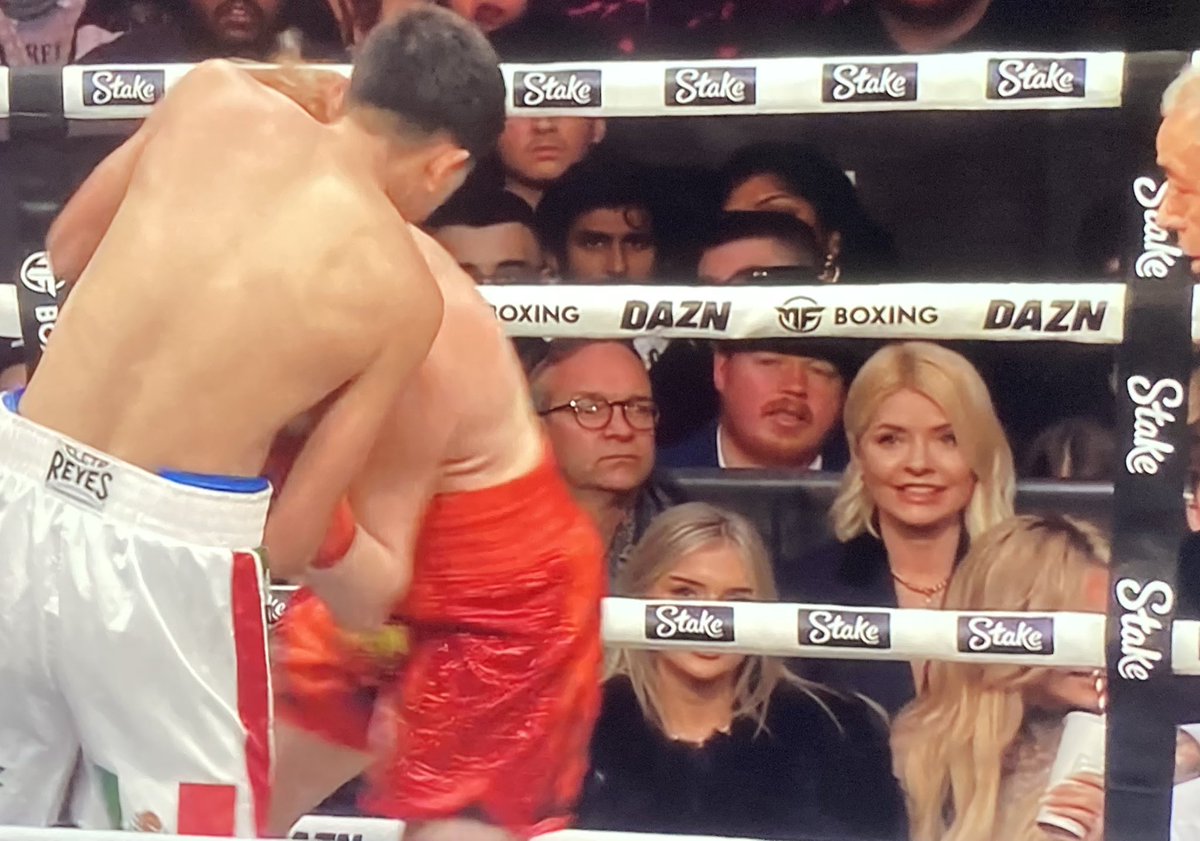 ringmagazine's tweet photo. Holly Willoughby at ringside watching BDave vs Luis Alcarez Pineda on KSI’s undercard… https://t.co/0NKmeVfDyi