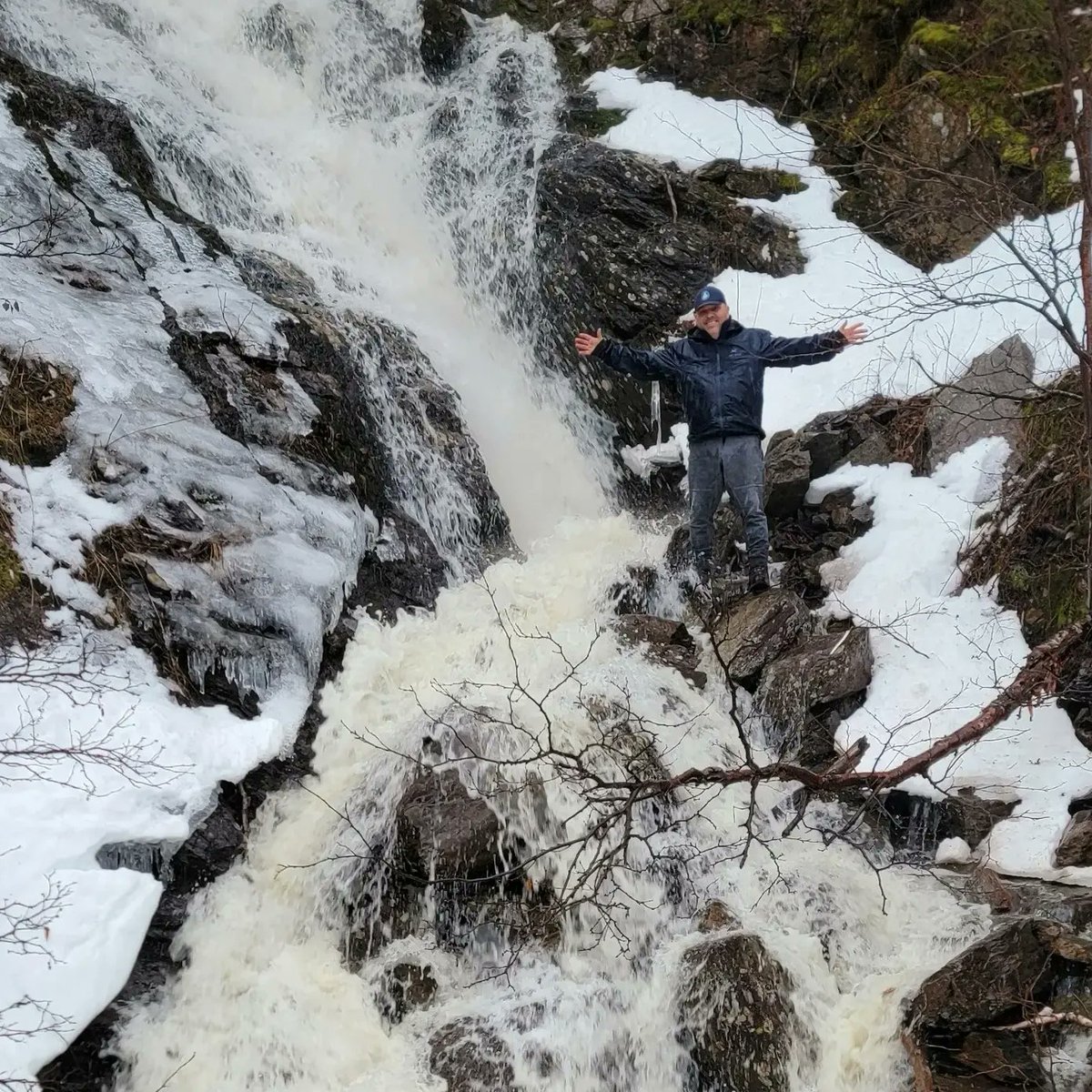 keepexploringCB's tweet image. I guess we'll be staying indoors today as it's pouring down rain, windy and cold. Nahhhhhh, let's go chasing waterfalls #saturdayfun #chasingwaterfalls  #capebretonisland