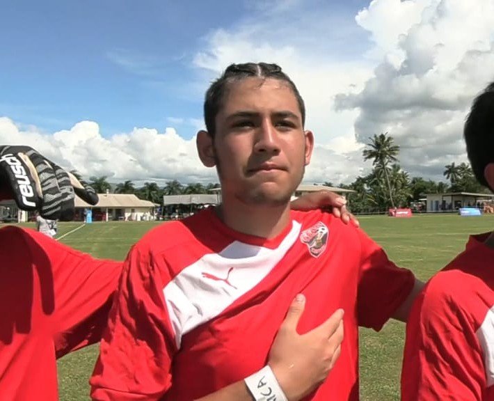 futebol_oceania's tweet photo. Se é que teve uma notícia boa para Samoa Americana foi a estréia de Dylan Salapu de 14 anos - ele é filho da lenda do futebol de Samoa Americana, Nicky Salapu que ficou conhecido mundialmente por ser o goleiro da derrota de S. Americana por 31-0 contra a Austrália em 2001. https://t.co/Q7b4YH8v5n