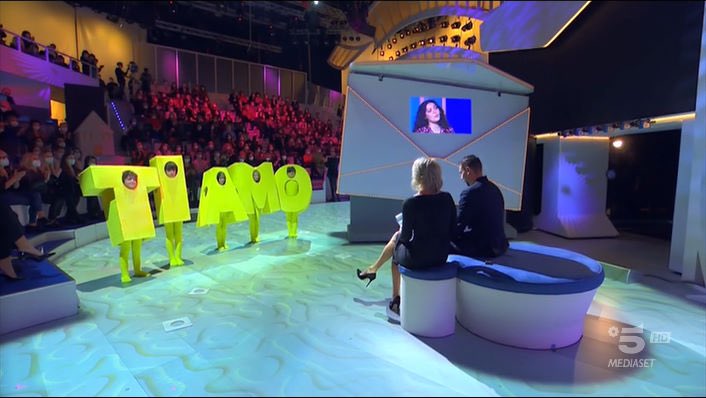 Gabir84's tweet photo. Ma cosa hanno fatto di male #CePostaPerTe https://t.co/QuLhUgcCTE