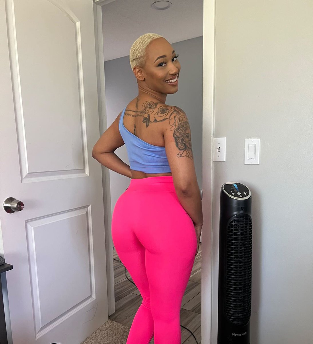 On Set With @1jovanjordanxxx for @bangbrosdotcom1 😍 DaphneThickAss @thickassdaphne