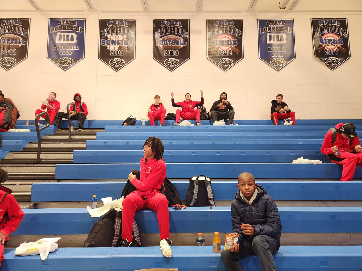 Northgate with the win 105-78 over Westinghouse @ the Martin Luther King Classic at Woodland Hills. Big thanks to Coach Eugene Wilson for inviting us to the Classic.
Stevie Goetz -35 pts
Josh Williams -33pts
Landon Lockett -12pts 10 Reb
Caron Cooper -8pts
Austin Mitchell 6 steals