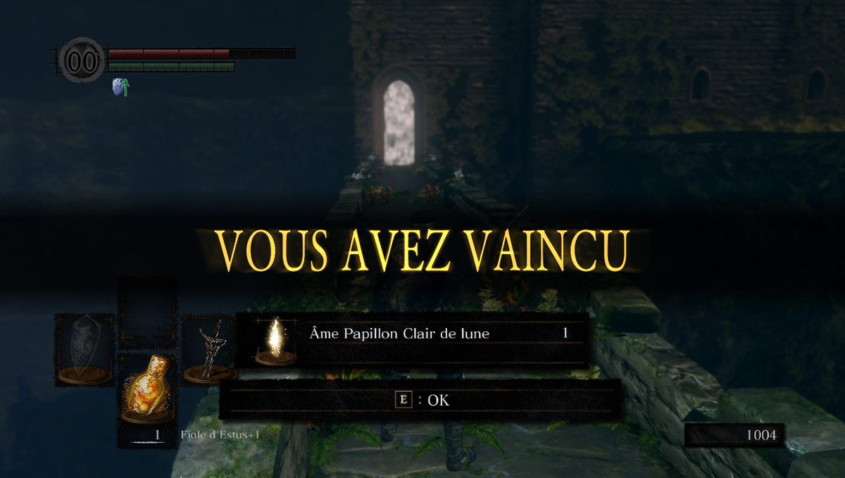 cely0o0's tweet photo. Comme quoi des fois ça le fait ... Et en seulement 3 essais ! 
Bon, c'était hors-stream, mais j'ai pensé à immortaliser la victoire 😎
Plus qu'à arrêter de mourir contre des buissons sur le chemin du retour maintenant ...
#twitchfr #DarkSoulsRemastered https://t.co/ddfc73Vilb