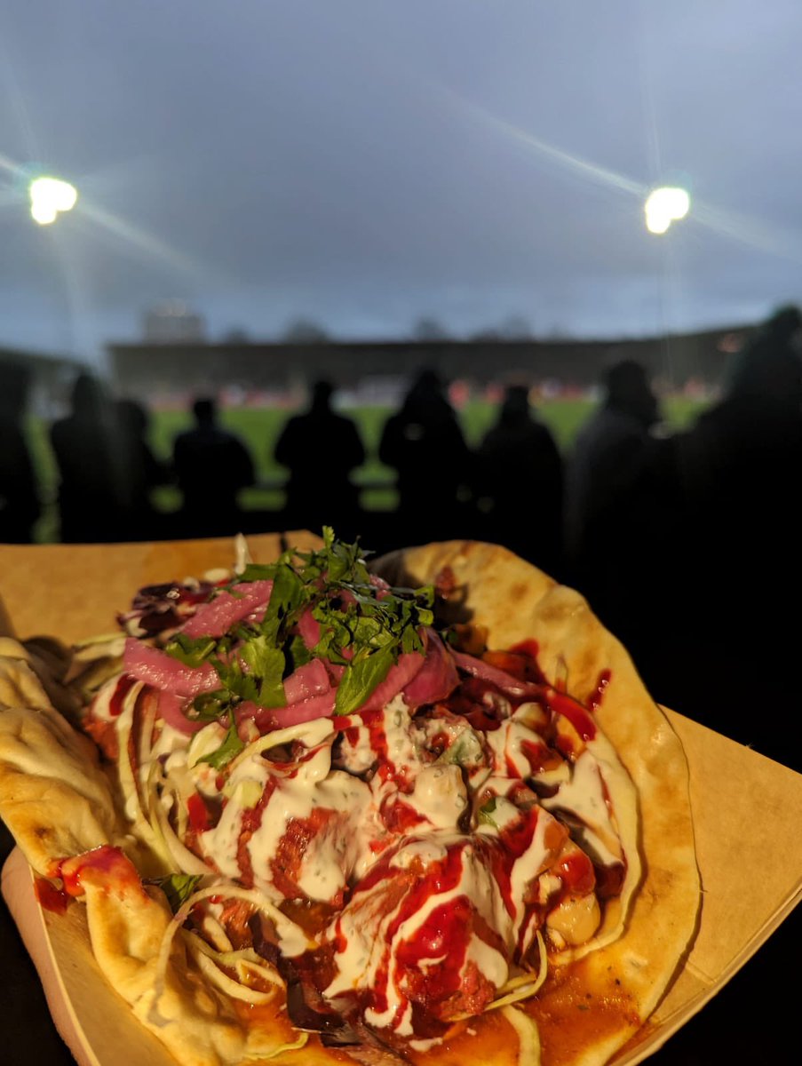 Tandoori Chicken Kebab by <a href="/QuirkyCatering/">Quirky Catering Co</a> at <a href="/FCUnitedMcr/">FC United of Manchester 🟥⬜⬛</a> in the <a href="/hydeunited/">Hyde United FC 🐯</a> end. £6 <a href="/FootyScran/">Footy Scran</a>