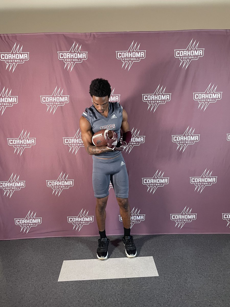 Brandonhall2023's tweet photo. 100% committed to CCC🐅 @Metcalf79 @AlanCross__ @coach_wigginsnj @CoahomaFootball https://t.co/7kQL0j64wj