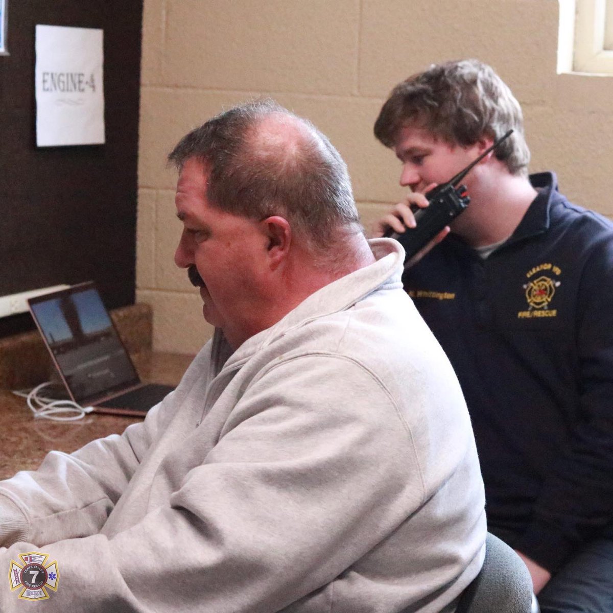 TeaysValleyFire's tweet image. #TeaysValleyFire continued its #BlueCardCommand training today, thanks to grants through the @WVFireMarshal’s Office &amp;amp; State Fire Commission. These grants allowed for improvements to #TVFD’s program such as software &amp;amp; hardware, &amp;amp; tools allowing them to make the program mobile.