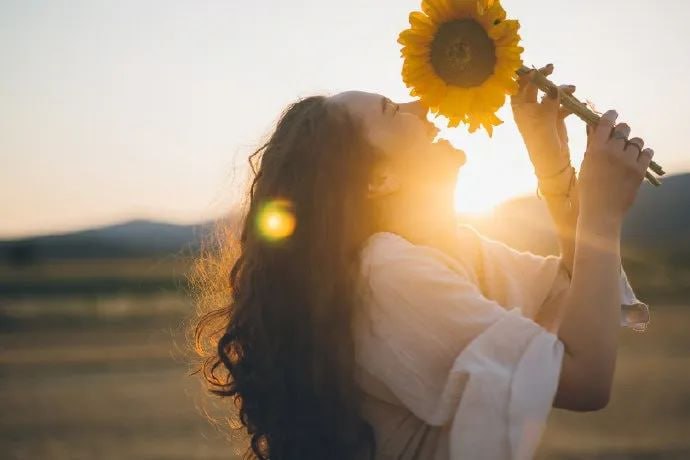 CruzFinnley's tweet photo. What a person really shows off is kindness, upbringing, tolerance, and the cultivation of seeing the world. Born in the sun, be a warm person, neither humble nor overbearing, clear and kind.😇😇 https://t.co/fHgGTmJnml