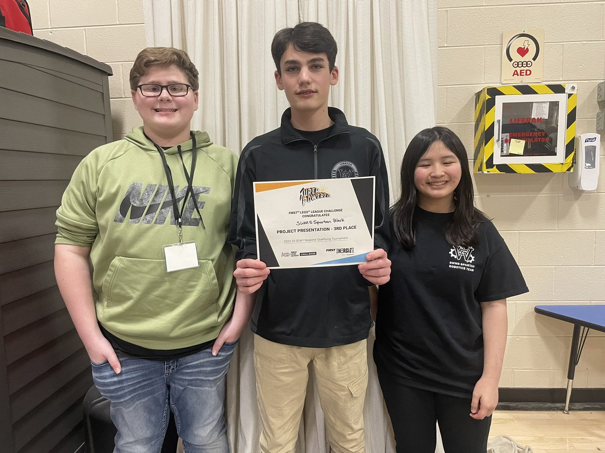 SWMSBGKY's tweet image. HUGE Spartan Shoutout to our robotics team for their 2nd and 3rd place finishes in the competition today out of 26 teams! Heading to state competition now! @WarrenCoSchools