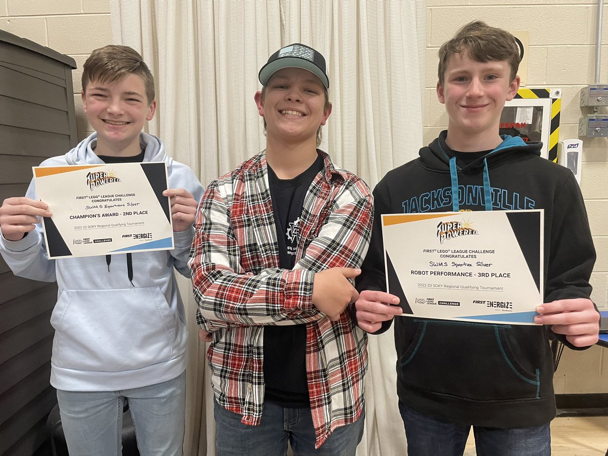 SWMSBGKY's tweet image. HUGE Spartan Shoutout to our robotics team for their 2nd and 3rd place finishes in the competition today out of 26 teams! Heading to state competition now! @WarrenCoSchools