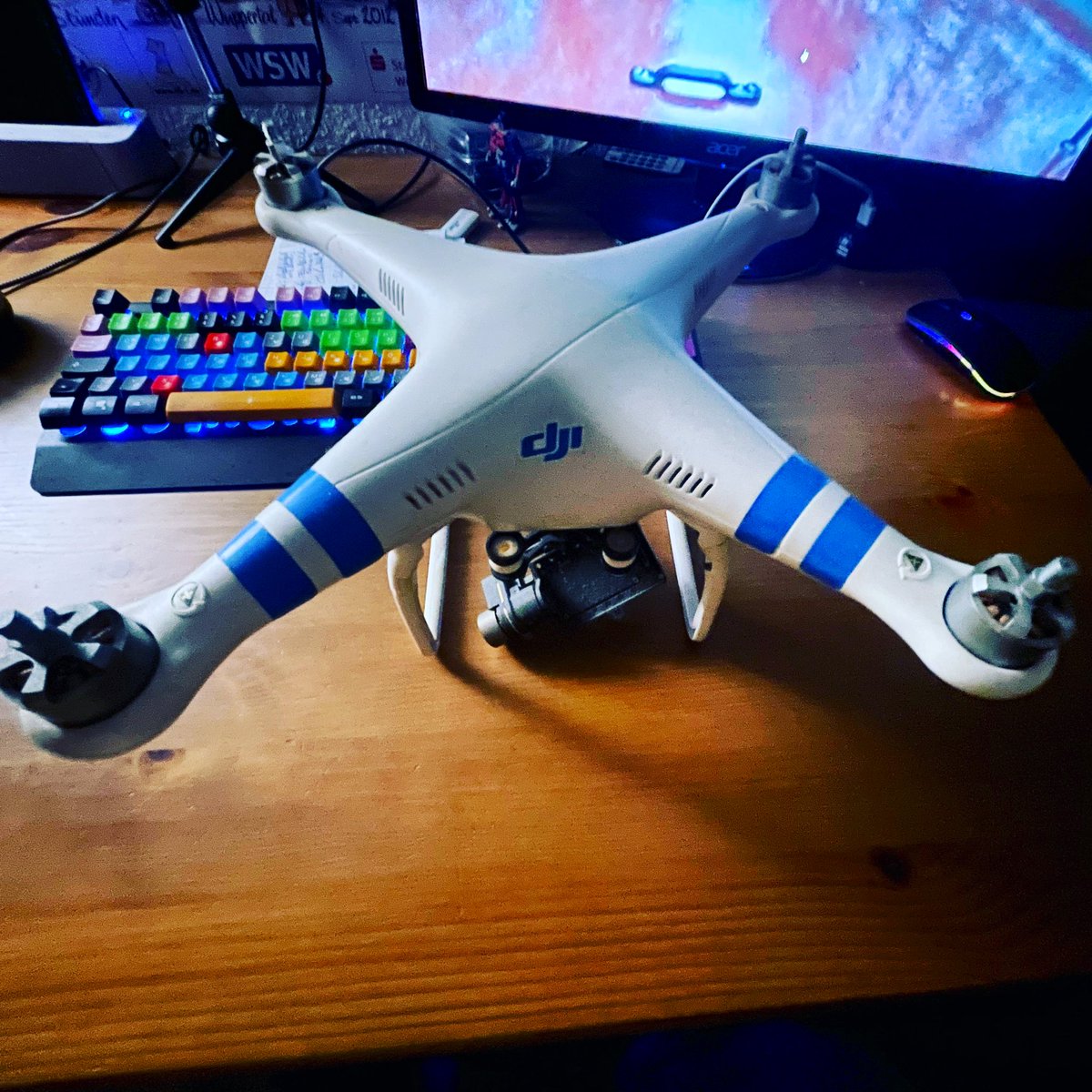 JayGuevara82's tweet photo. #Dinosaurier #Flattermann #DJI #Phantom2 https://t.co/b9SzmTyIg1