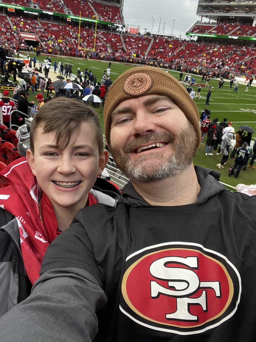 DannySchulz's tweet photo. Go Niners!!! #playoffs #FTTB #First9erGame https://t.co/6JEXtk2bCl