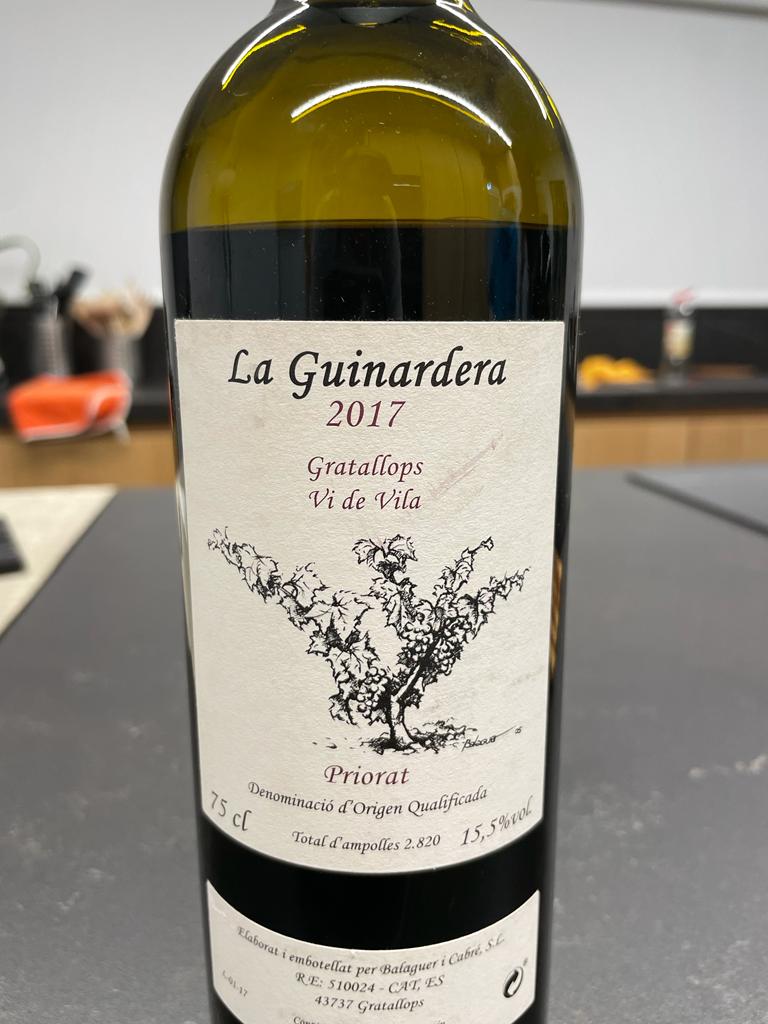 Sobrelias_'s tweet photo. La Guinardera Vi de Vila de Gratallops 2017 en nuestra sección de #SpeedTasting #wine #winelover #vino @doqpriorat https://t.co/ohrCTporj5 https://t.co/Ka0VY61wsB