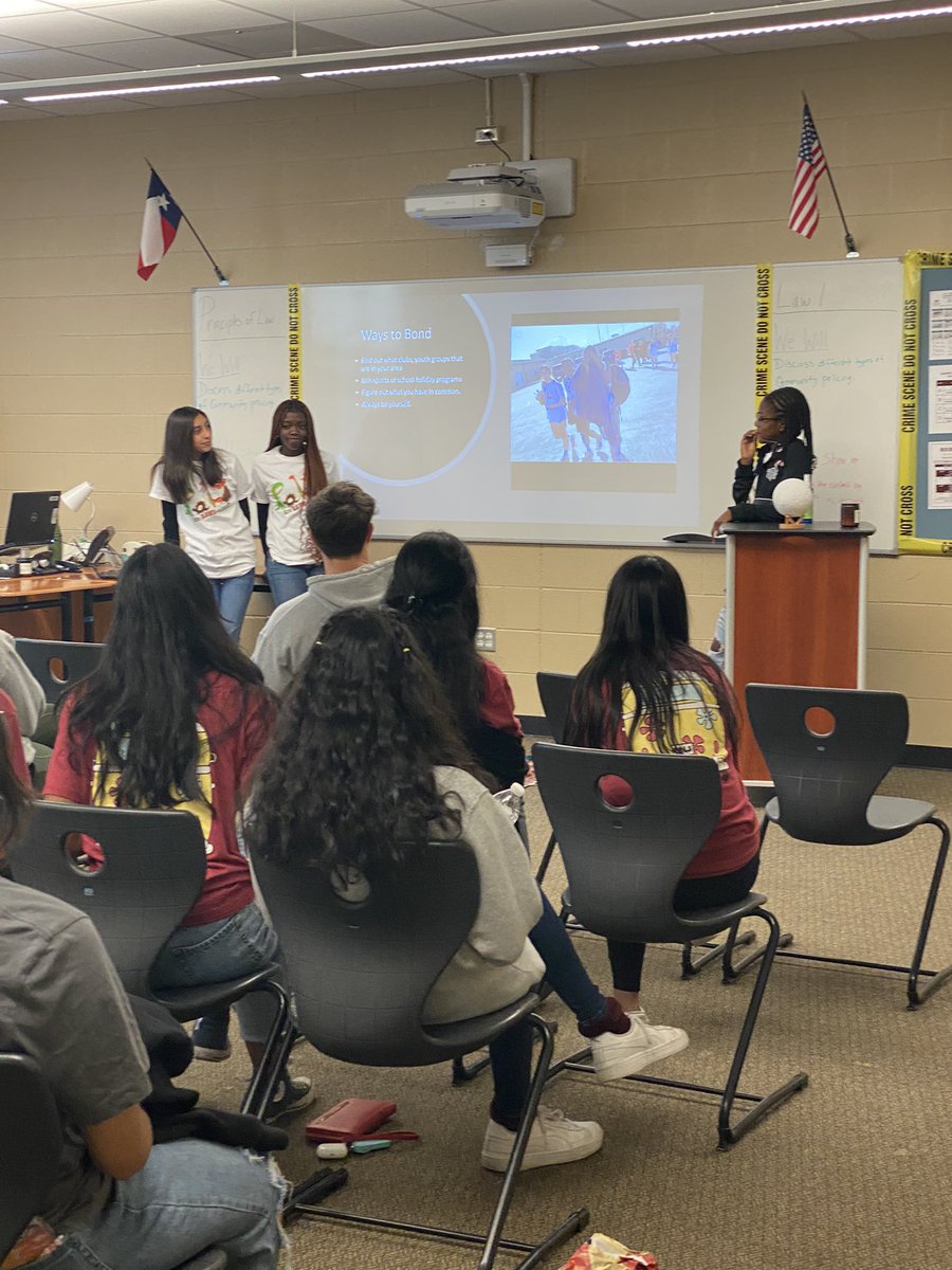 RandlePals's tweet image. PALs leading presentations on teen topics that they chose and created to to other PALs at Conference.