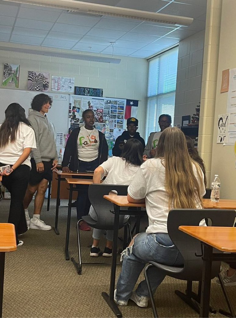 RandlePals's tweet image. PALs leading presentations on teen topics that they chose and created to to other PALs at Conference.