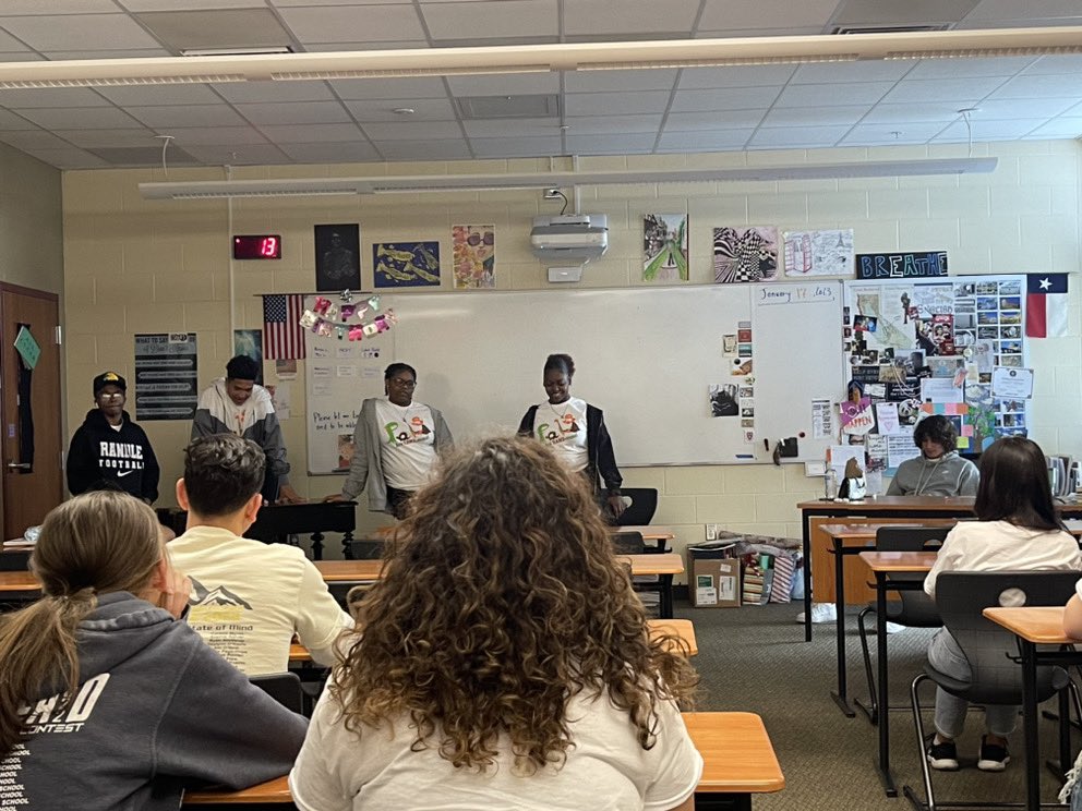 RandlePals's tweet image. PALs leading presentations on teen topics that they chose and created to to other PALs at Conference.