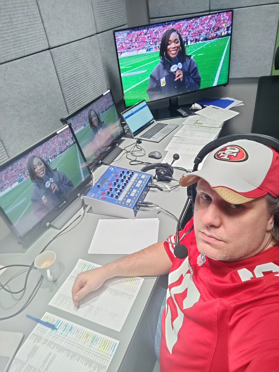 Getting ready for some color commenting for @CMoreSportFi 

@49ers vs @Seahawks 
#FTTB #NFLfi 

PS.  If you want a preview still before the game, check out great @jonnydels