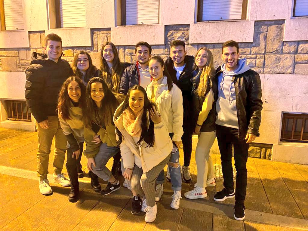 lydi_mg01's tweet photo. De estos días... <π https://t.co/gnjrK2pyZE