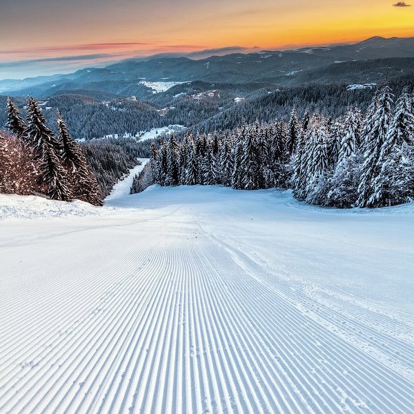 OVGWebdesign's tweet photo. Before sunrise, the world is magic! Life is short, live it!

#inspiration #sunrise #magic #lifeisshort #followyourdreams #mountains #liveyourlife #makeyourownpath #untouched #piste #preparation #ski #skiing #magicworld #godscreation #lifeisgood #beatifulnature #photoblogger https://t.co/ZbCkD73dZ8