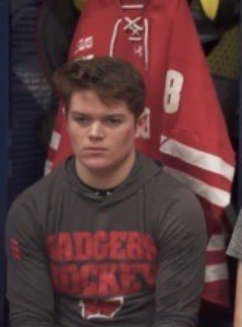teapottoffoIi's tweet photo. cole when you don’t vote him vs cole when you vote for him. DONT LET HIM DOWN!! 

#NHLAllStarVote  Cole Caufield https://t.co/0ASvKXCZ8D