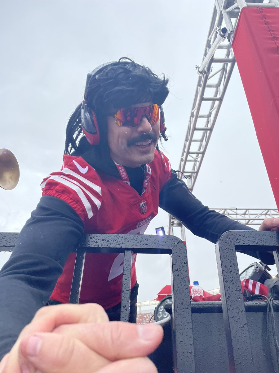 Kev tweet media